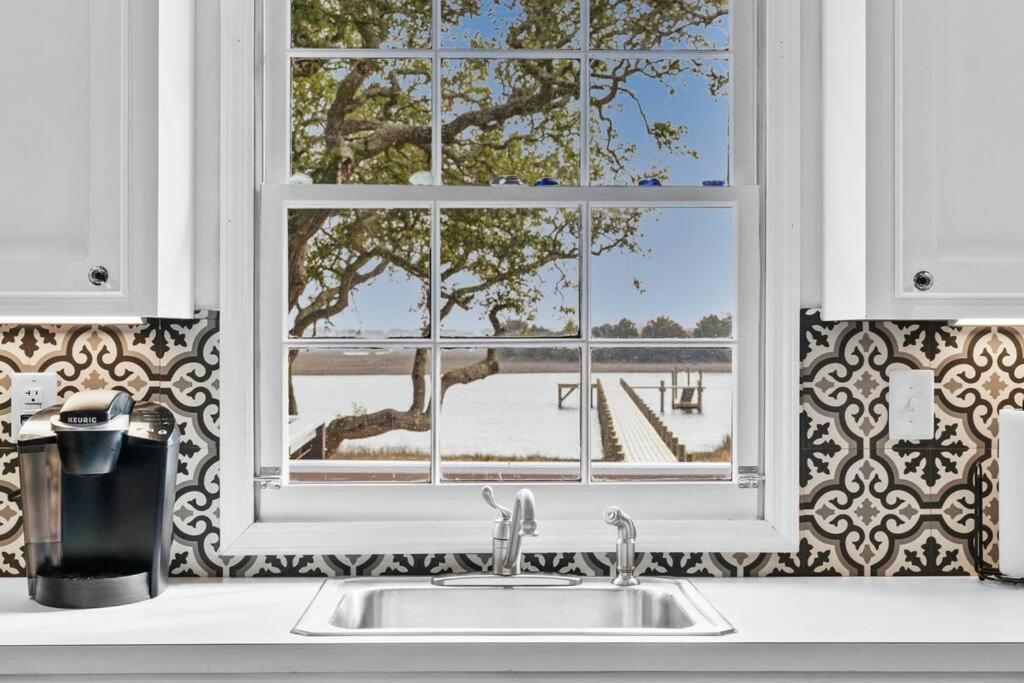 Dolphin Cove - Whole Waterfront House With Dock Villa Ocean Isle Beach Eksteriør bilde